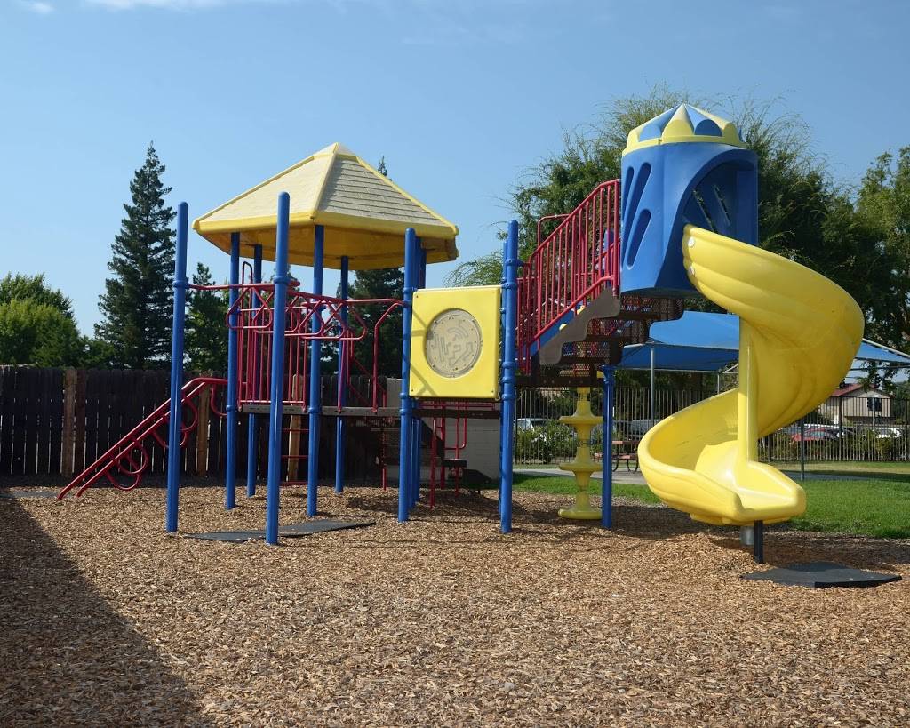 La Petite Academy of Bakersfield | 2616 Gosford Rd, Bakersfield, CA 93309, USA | Phone: (877) 271-6466