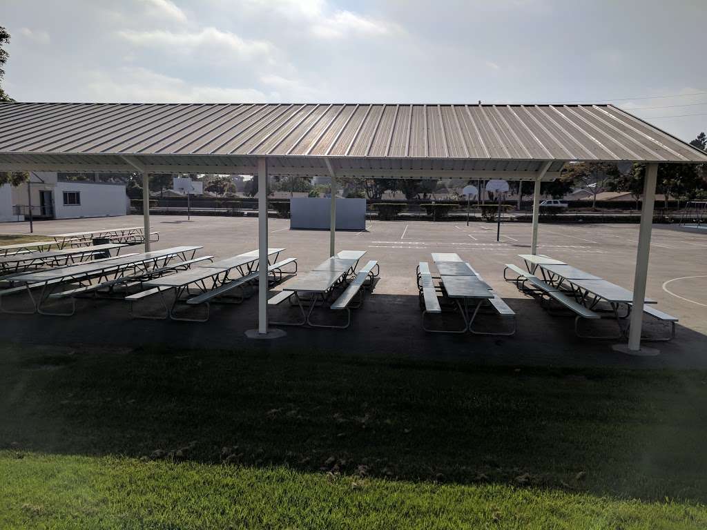 Las Posas Elementary School in 75 E Calle La Guerra, Camarillo, CA
