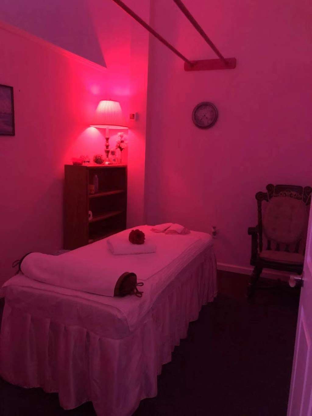 Woods Edge Spa in 130 S Centerville Rd, Lancaster, PA 17603, USA