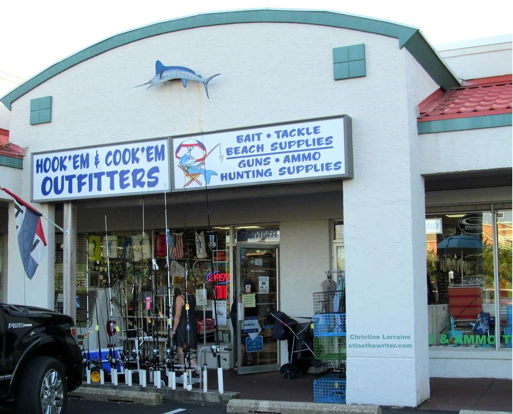 Hookem & Cookem Outfitters | 34444 Coastal Highway, York Beach Mall, Bethany Beach, DE 19930, USA | Phone: (302) 539-6243