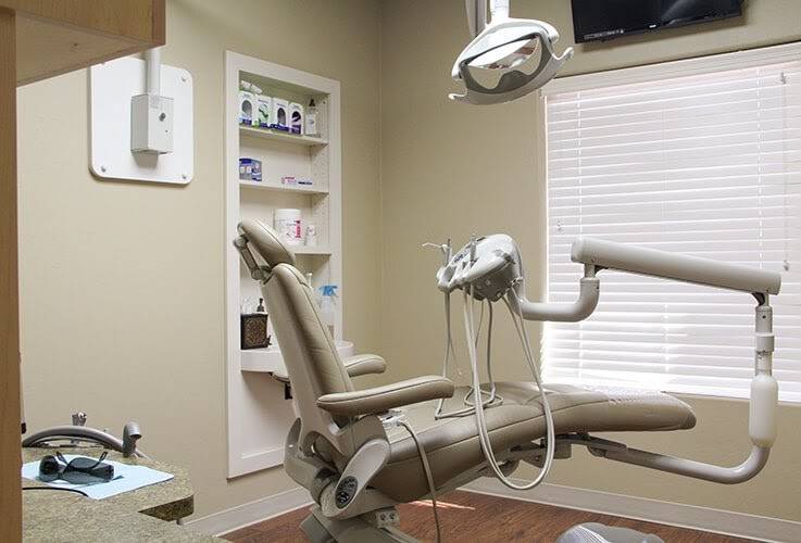 Midwest Dental Center | 570 S Post Rd, Midwest City, OK 73130, USA | Phone: (405) 732-0431
