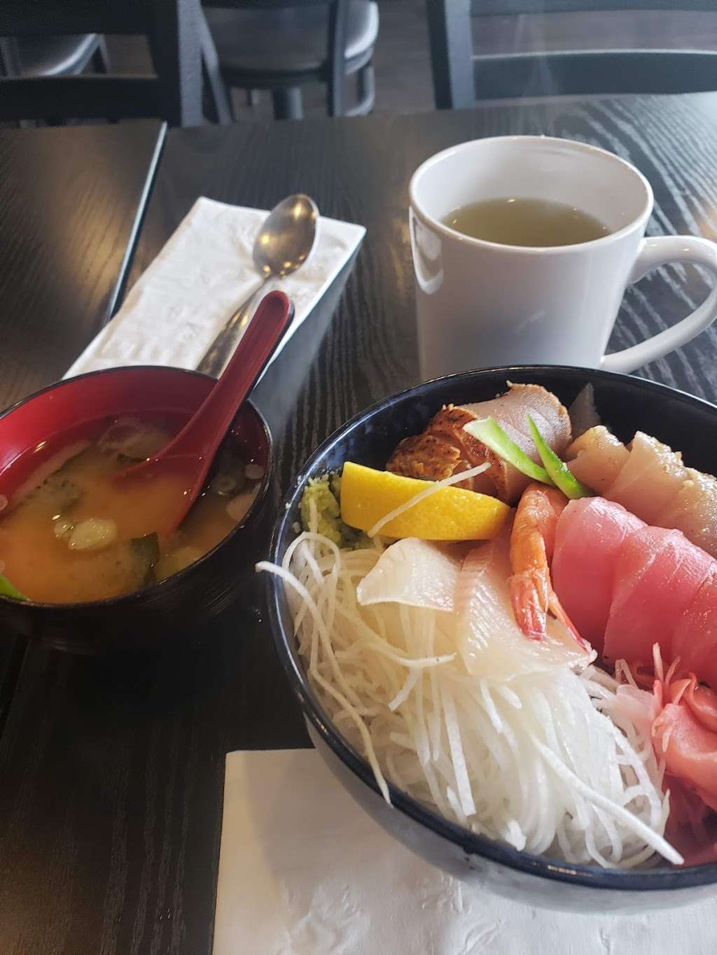 Giant Ramen & Sushi | 4544 Beach Blvd, Buena Park, CA 90621 | Phone: (714) 562-0989