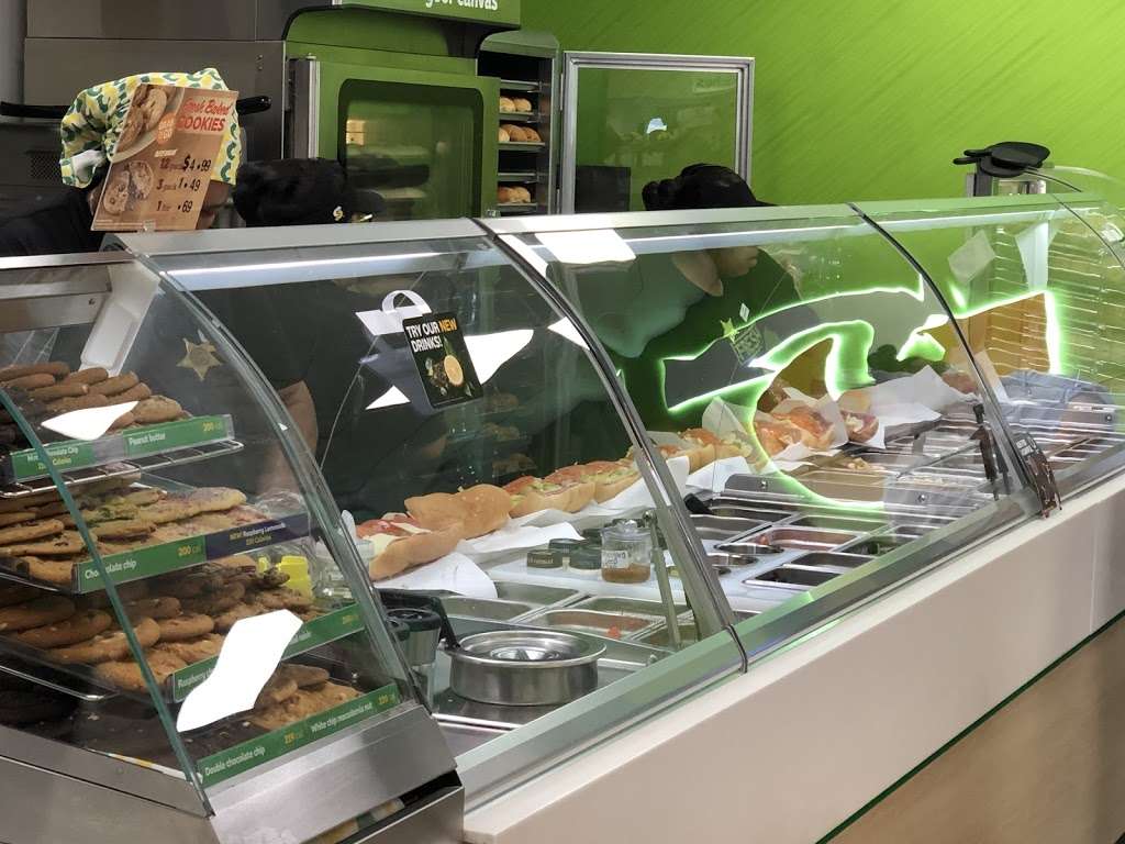 Subway | 15375 SW Warfield Blvd, Indiantown, FL 34956, USA | Phone: (772) 597-4600