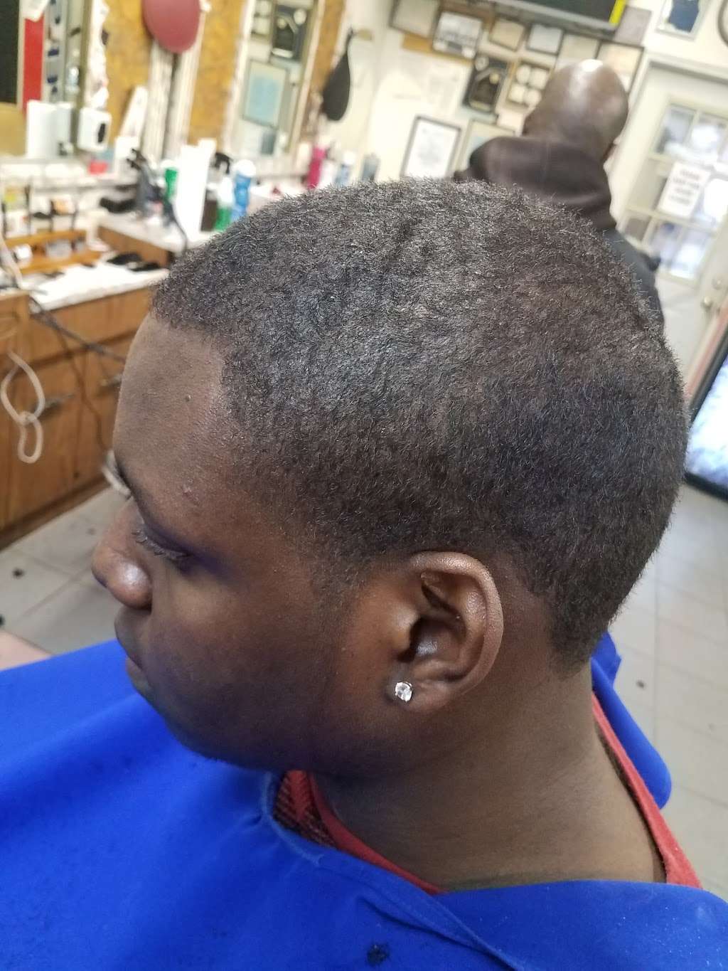 Hopkins Barber Shop | 18619 Merrick Blvd, Springfield Gardens, NY 11413, USA | Phone: (718) 525-9852