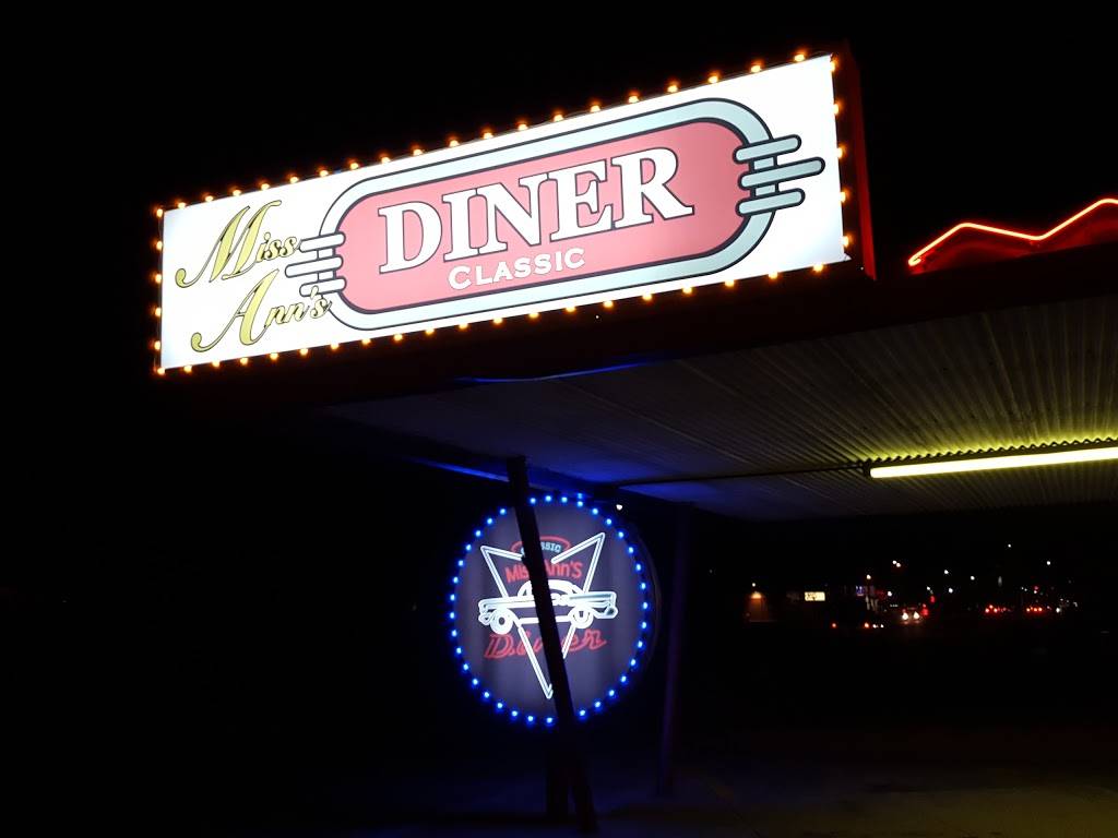 Miss Anns Classic Diner | 3218 34th St, Lubbock, TX 79410, USA | Phone: (806) 792-2729