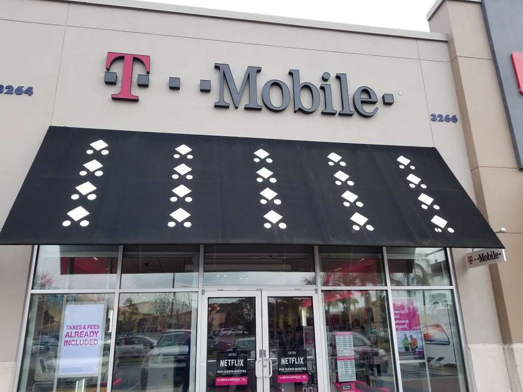 T-Mobile | 1337 E Vine St, Kissimmee, FL 34744 | Phone: (407) 483-3588