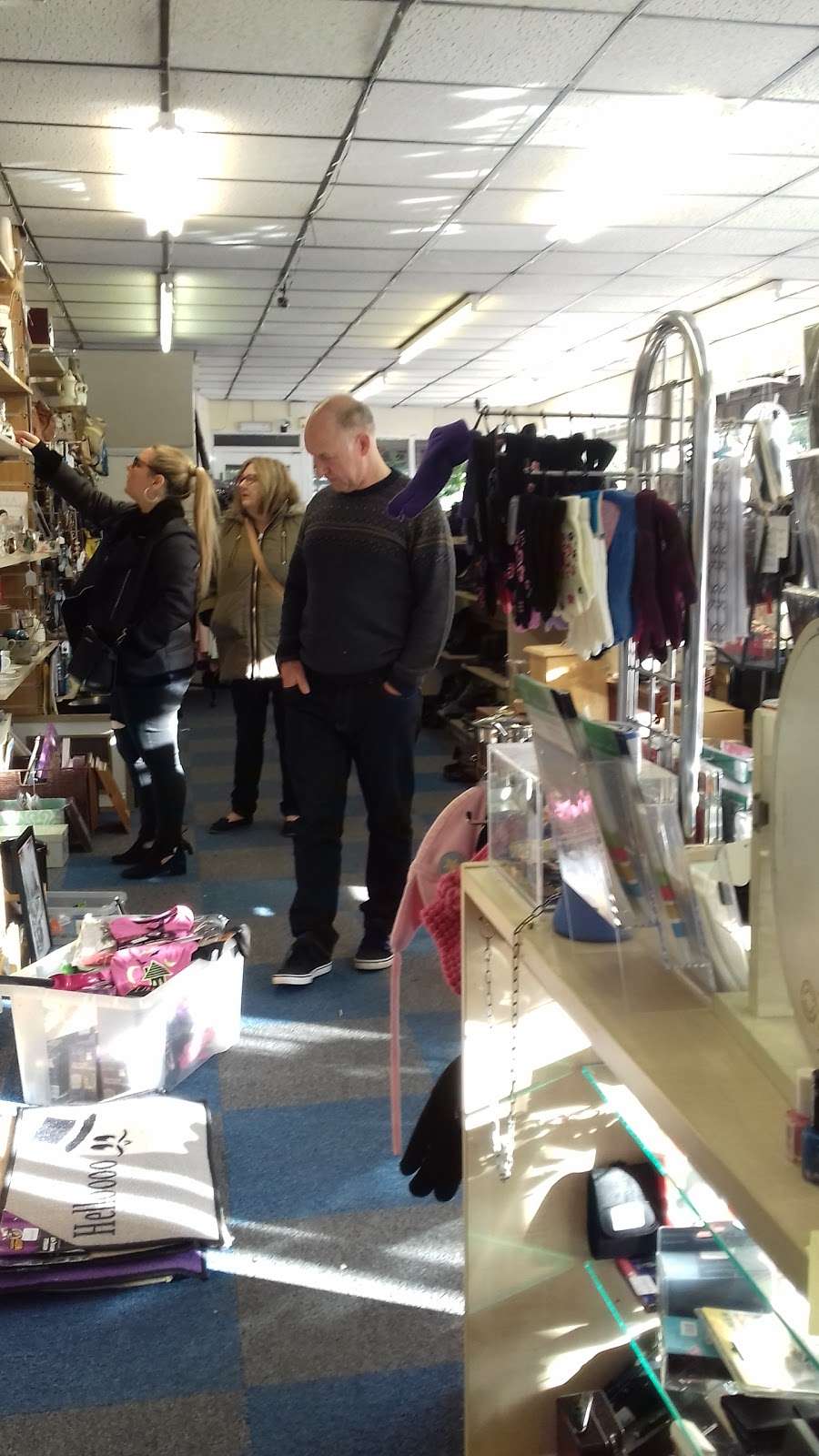 Greenwich & Bexley Community Hospice Shop | 20-22 Station Rd, Belvedere DA17 6JJ, UK | Phone: 020 8311 6759