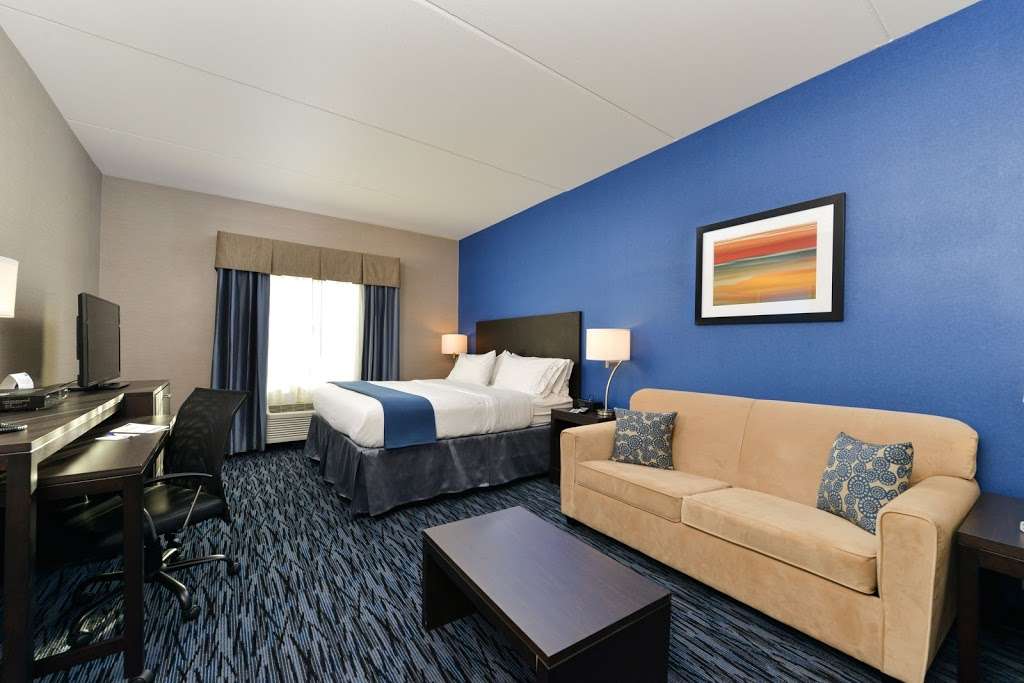 Holiday Inn Express & Suites Peekskill-Lower Hudson Valley | 2 John Walsh Blvd, Peekskill, NY 10566, USA | Phone: (914) 743-5700