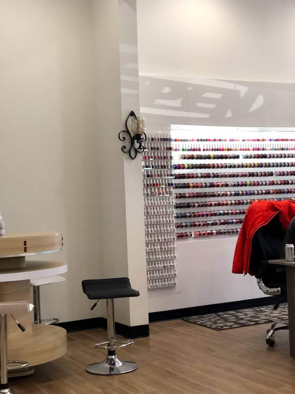 Nails & Beyond | 9184 N Skyview Ave, Kansas City, MO 64154, USA | Phone: (816) 492-5088