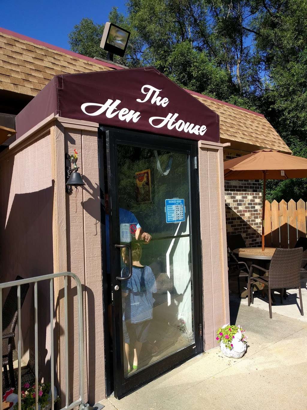 Hen House Cafe | 110 E Waukesha Rd, Eagle, WI 53119, USA | Phone: (262) 594-5552