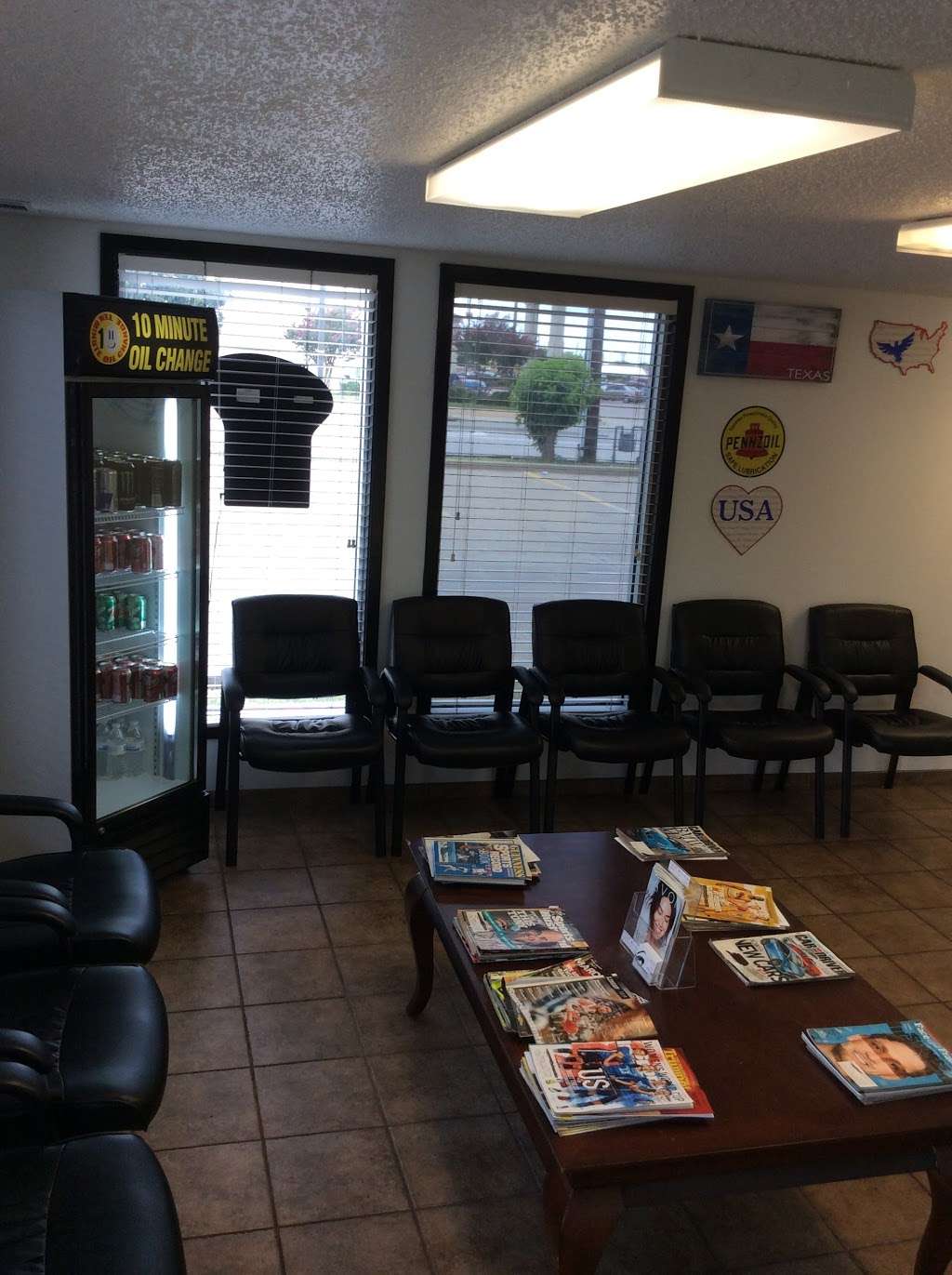 Ten Minute Oil Change | 114 S Cockrell Hill Rd, DeSoto, TX 75115, USA | Phone: (972) 223-3100