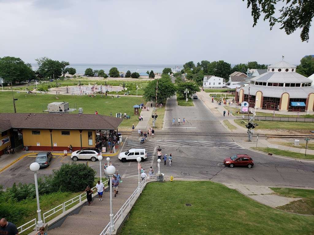 Lake Bluff Park | 520-598 Lake Blvd, St Joseph, MI 49085, USA