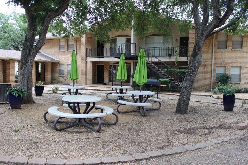 The Colony Apartments | 3321 Coker St, Irving, TX 75062 | Phone: (972) 255-5000