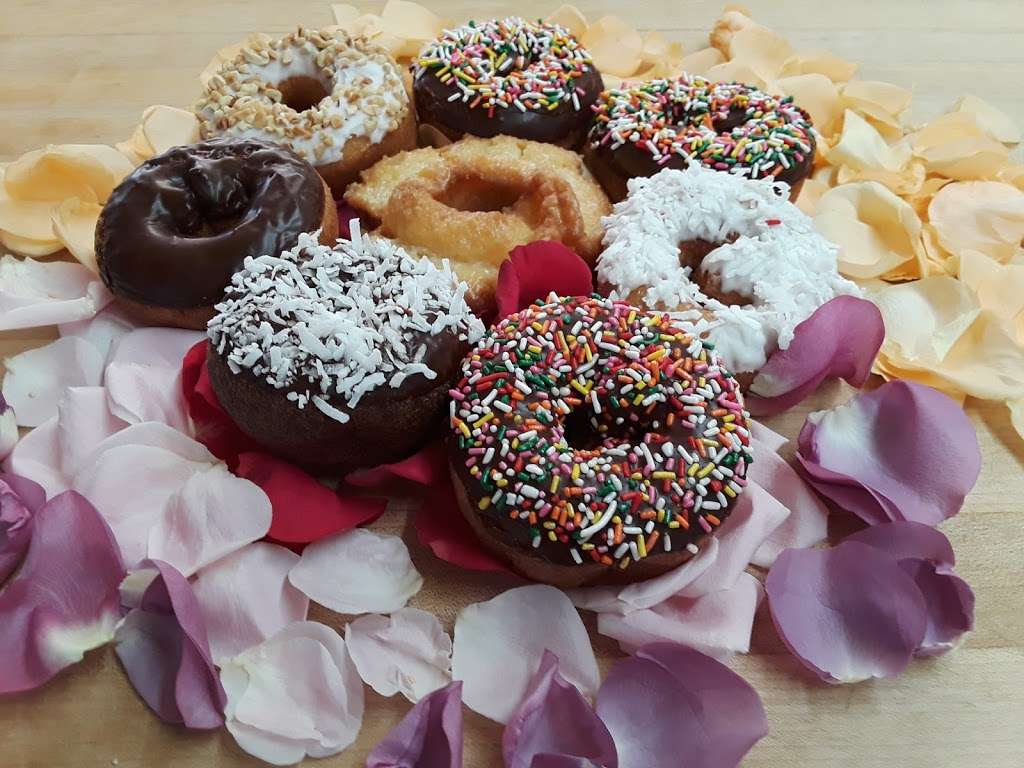 Dannys Donuts | 6028, 102 Eucalyptus Ave, Vista, CA 92084, USA | Phone: (760) 724-4637