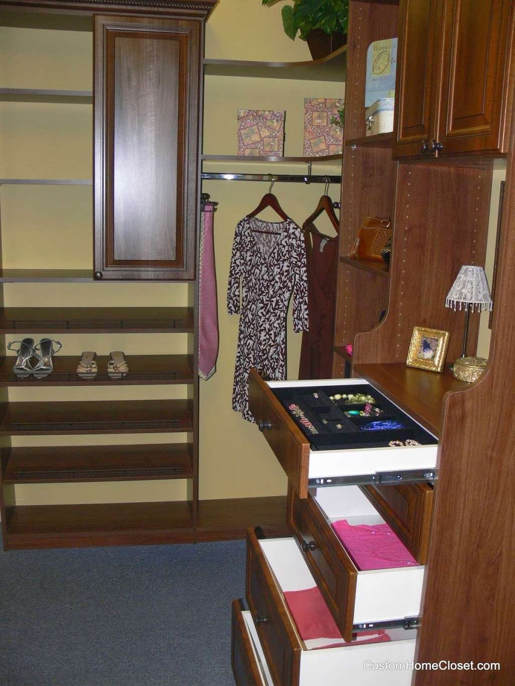 Custom Home Closet | 9825 US-301, Wildwood, FL 34785, USA | Phone: (352) 748-9181