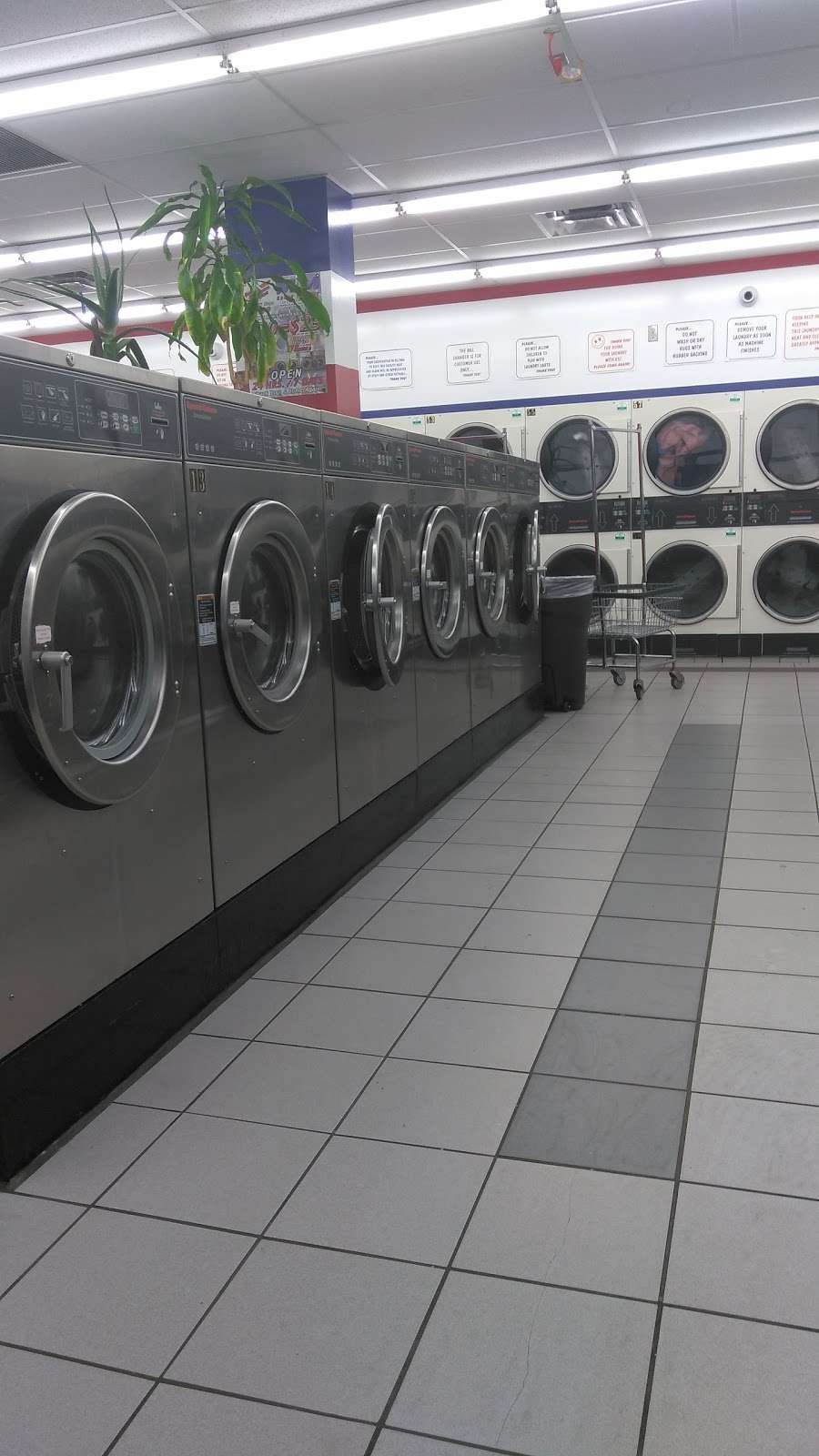 M & M Speed Laundry | 1201 W Ridge Rd, Gary, IN 46408, USA | Phone: (219) 887-2540