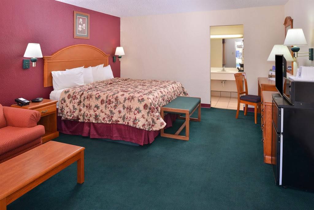 Americas Best Value Inn Lubbock E | 150 Slaton Rd, Lubbock, TX 79404, USA | Phone: (806) 745-2515