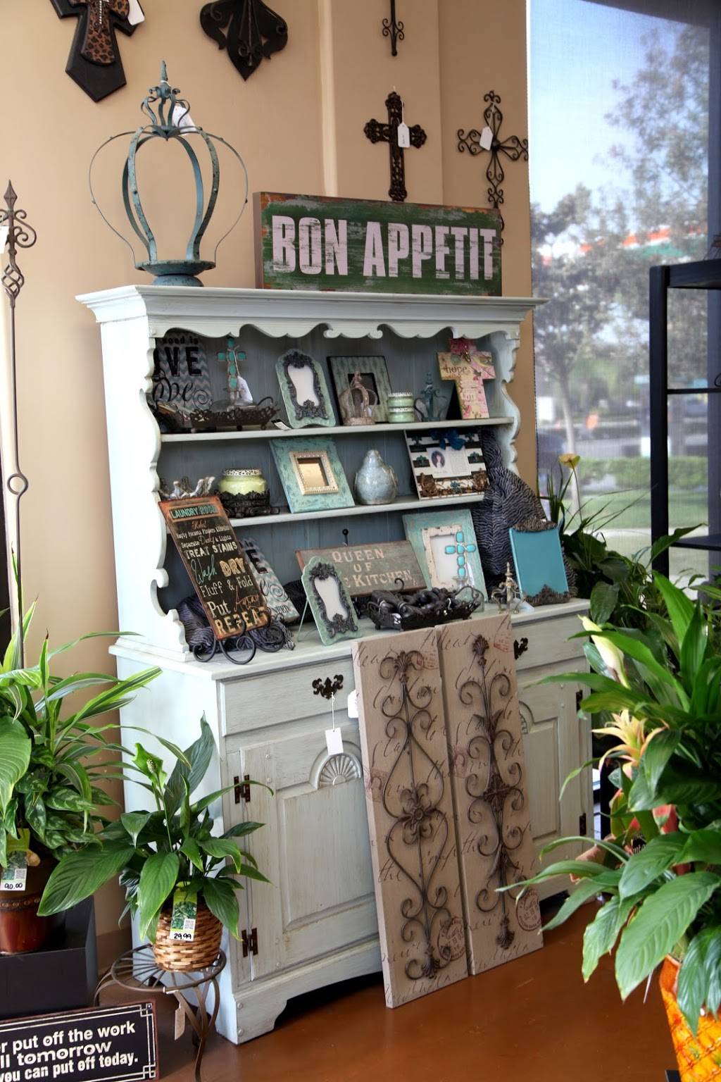 Uniquely Chic Florist & Boutique | 9500 Brimhall Rd #701, Bakersfield, CA 93312, USA | Phone: (661) 588-7997