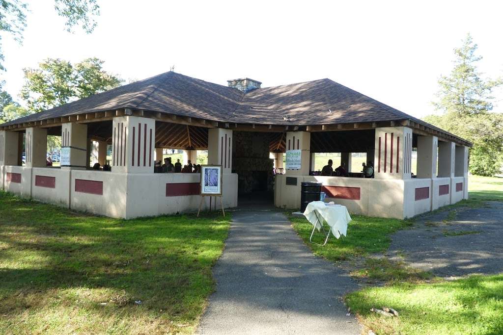 Johnston Memorial Park | 1583 Hartford Ave, Johnston, RI 02919, USA | Phone: (401) 272-3460