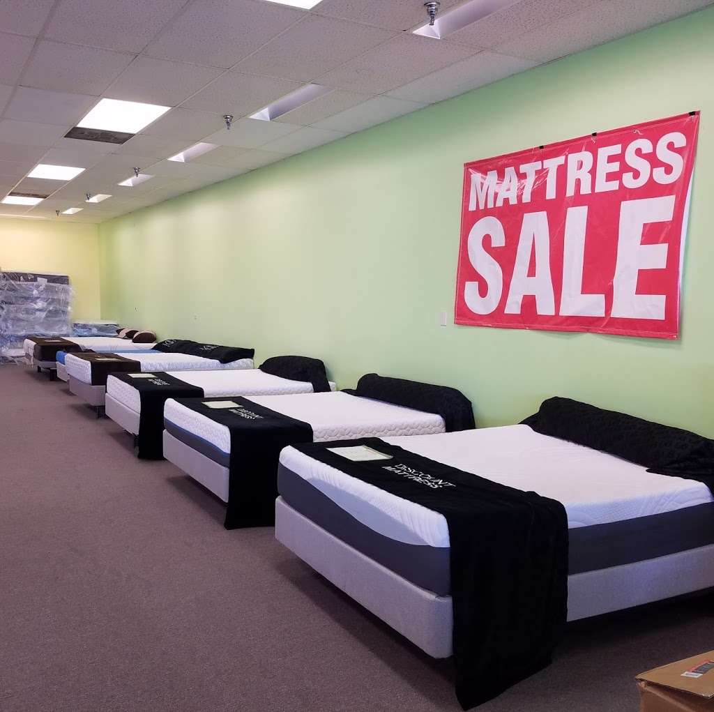 Discount Mattress | 560 south, IL-59, Naperville, IL 60540, USA | Phone: (630) 922-6300