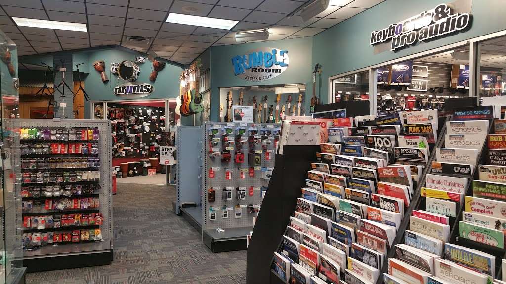 Guitar Center | 8 Garet Pl, Commack, NY 11725, USA | Phone: (631) 858-2388