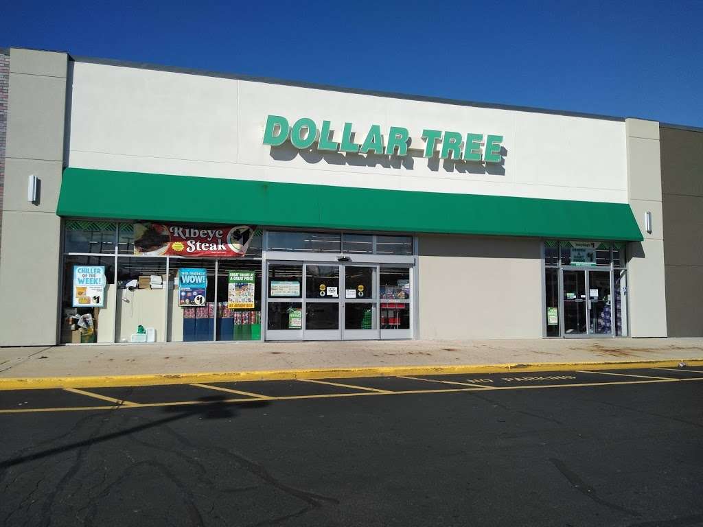 Dollar Tree | 6261 S 27th St, Greenfield, WI 53221, USA | Phone: (414) 501-1198