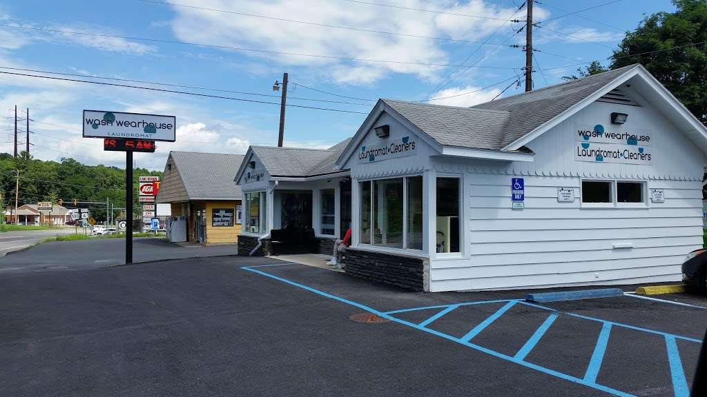 Wash Wearhouse Laundromat | 44 Welwood Ave, Hawley, PA 18428, USA | Phone: (570) 390-7577