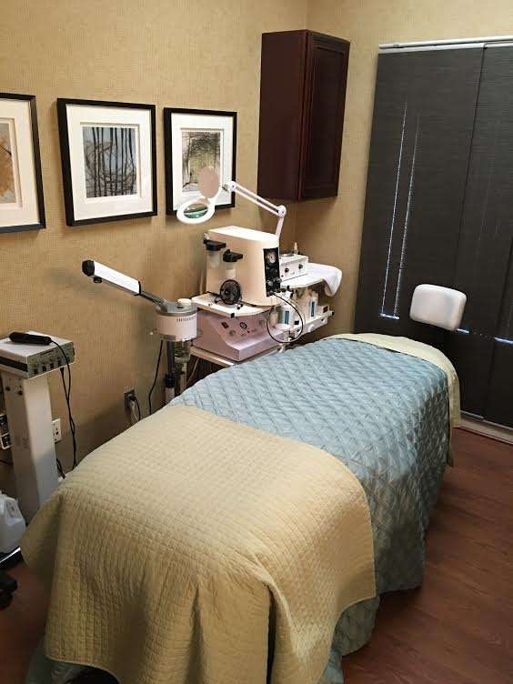 Body Works Wellness Spa - Skincare MD | 353 E Parkwood Dr, Friendswood, TX 77546 | Phone: (281) 299-3615