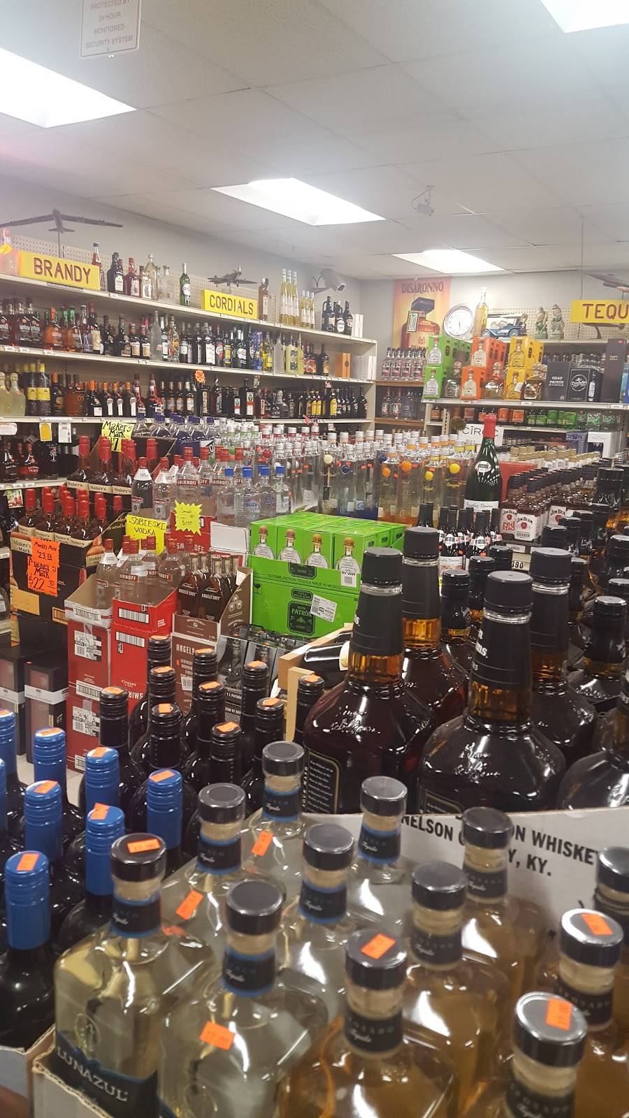 Sams Warehouse Liquor | 2933 NW 63rd St, Oklahoma City, OK 73116, USA | Phone: (405) 810-9111