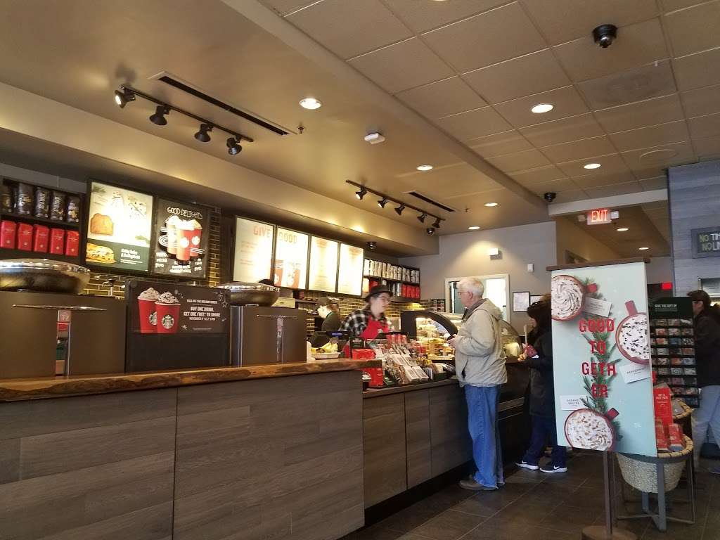 Starbucks | 6003-A Burke Centre Pkwy, Burke, VA 22015 | Phone: (703) 250-2292