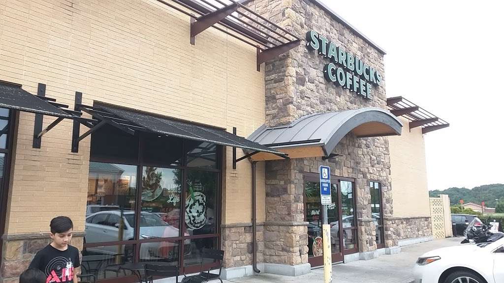 Starbucks | 125 Riverton Commons Plaza, Front Royal, VA 22630, USA | Phone: (540) 635-4679