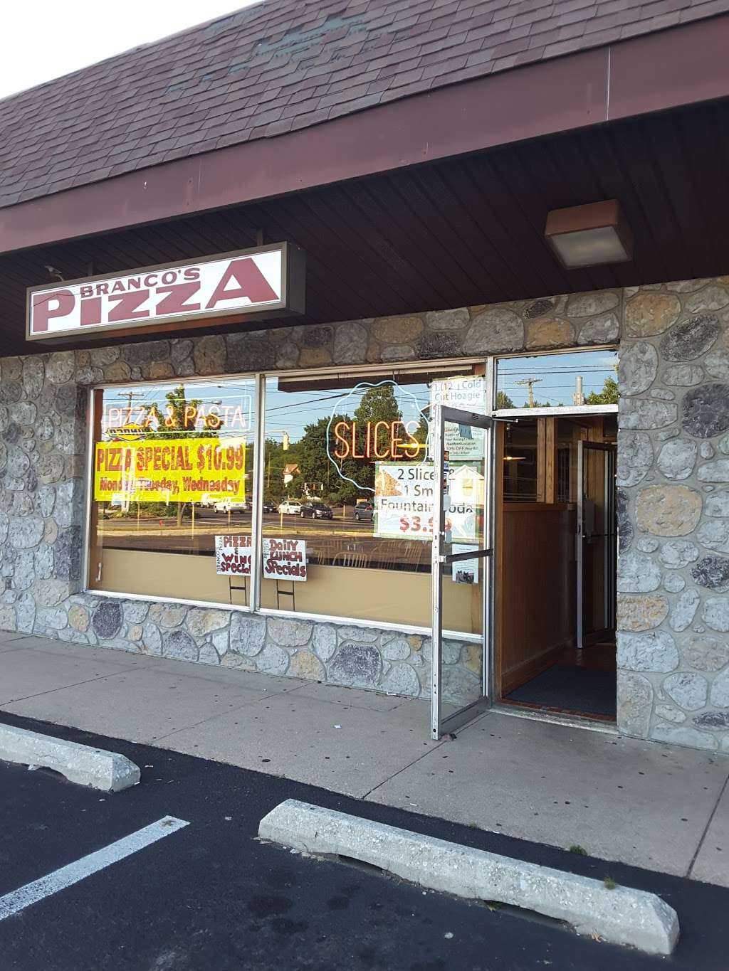 Brancos Pizza | 428 Stokes Rd, Medford, NJ 08055 | Phone: (609) 654-4115