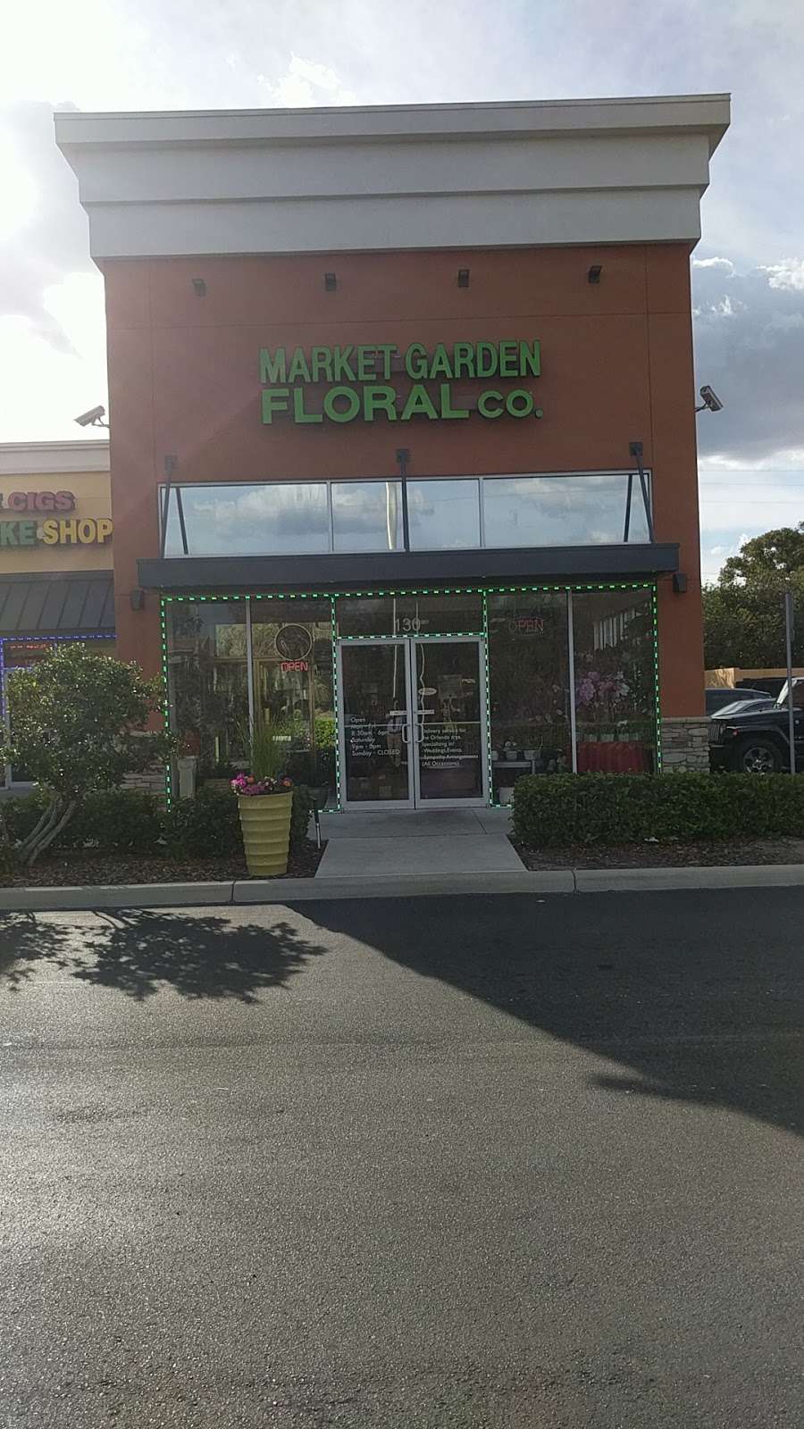 Market Garden Floral Co | 1418 N Semoran Blvd #130, Orlando, FL 32807, USA | Phone: (407) 757-2001