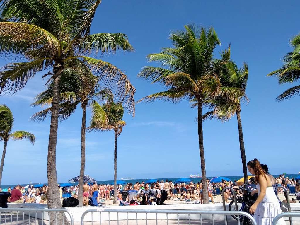 321 N. Ft Lauderdale Beach Blvd. Parking | 321 N Fort Lauderdale Beach Blvd, Fort Lauderdale, FL 33304, USA