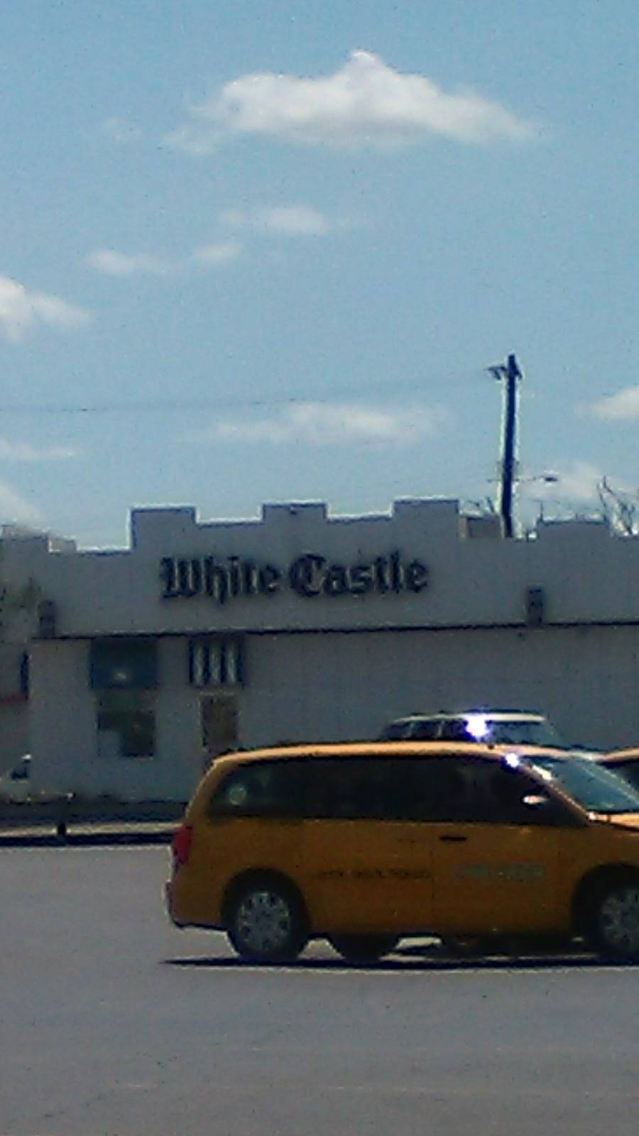 White Castle | 8811 Greenfield Rd, Detroit, MI 48228, USA | Phone: (313) 835-5618