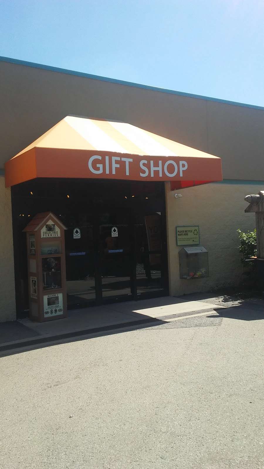 Indianapolis Zoo Gift Shop | 1200 W Washington St, Indianapolis, IN 46222, USA | Phone: (317) 275-5648