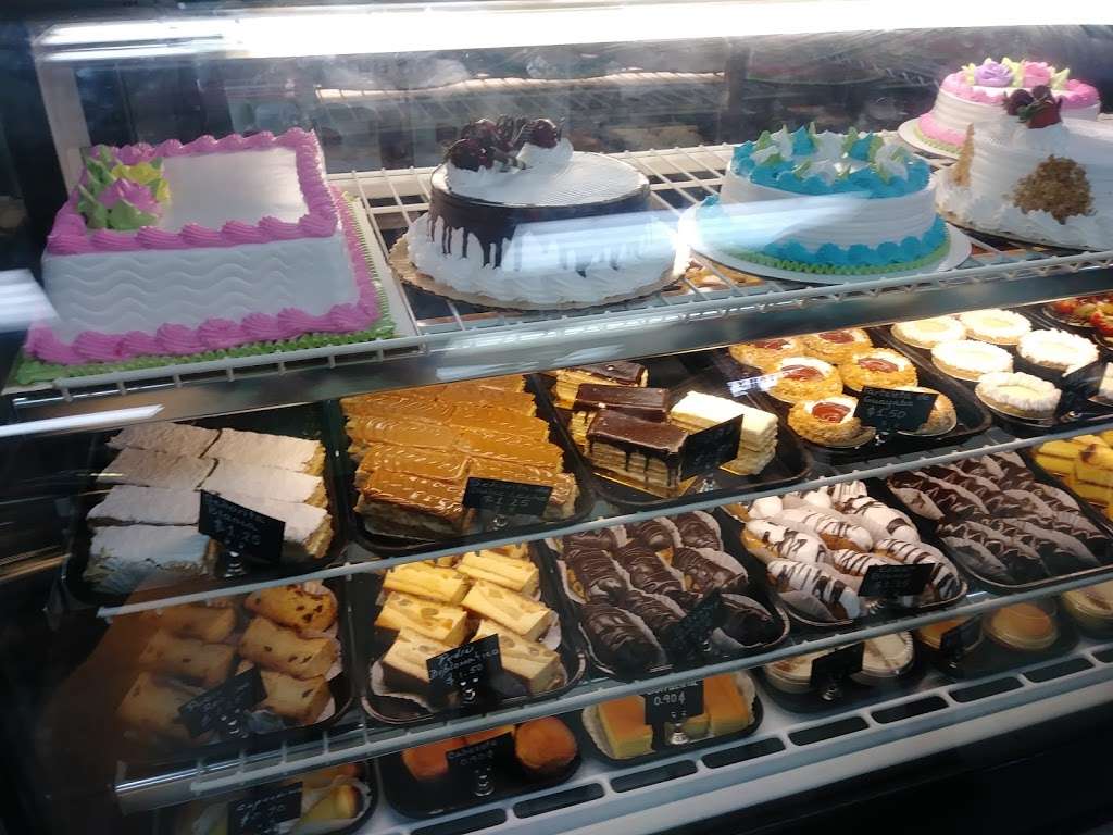 Mega Bakery | 19615 NW 57th Ave, Miami Gardens, FL 33055, USA | Phone: (305) 628-4442