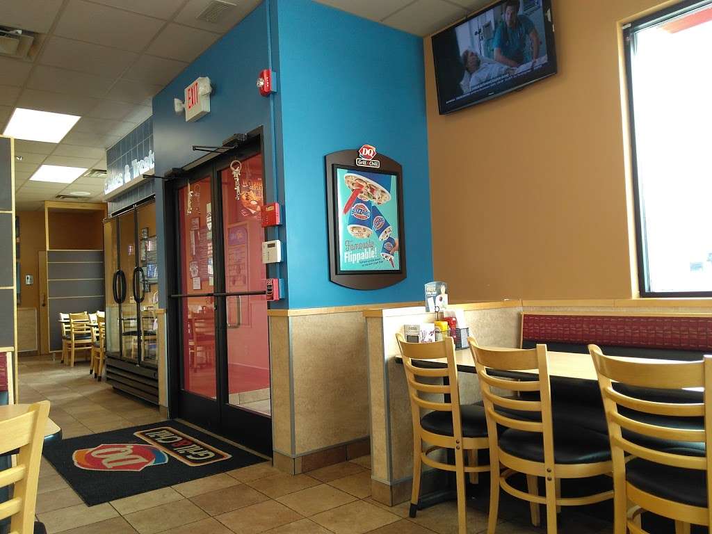 Dairy Queen Grill & Chill | 704 E Veterans Pkwy, Yorkville, IL 60560, USA | Phone: (630) 553-8455