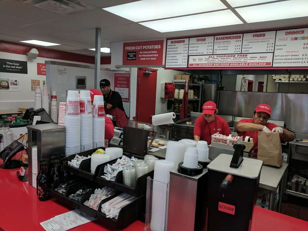 Five Guys | 6541 Backlick Rd, Springfield, VA 22150, USA | Phone: (703) 913-1337