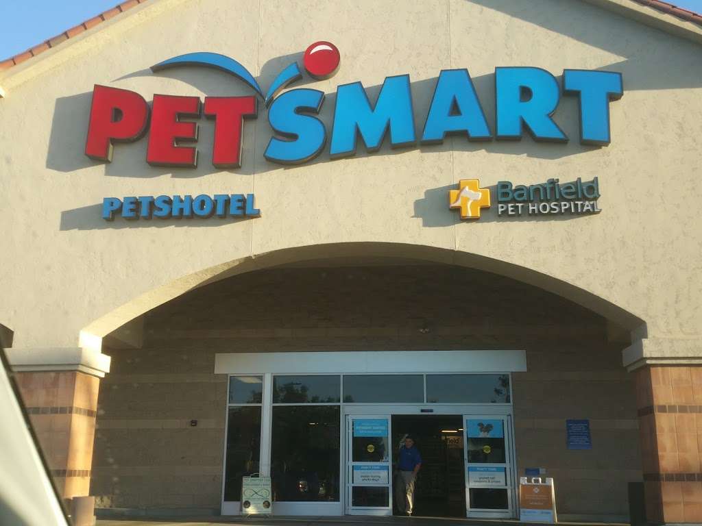 PetSmart | 745 W Huntington Dr, Monrovia, CA 91016, USA | Phone: (626) 357-5615