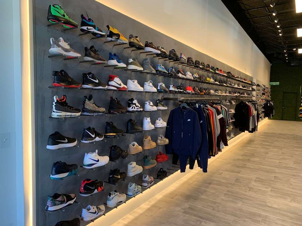 Sneaker Lounge | 719 White Plains Rd, Scarsdale, NY 10583, USA | Phone: (914) 771-7500