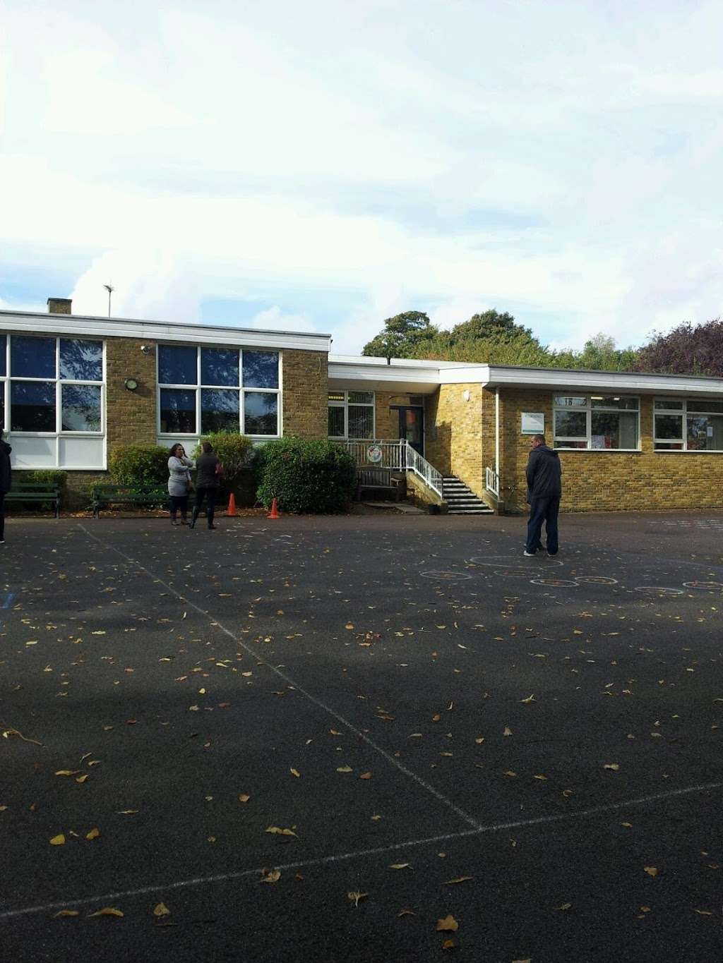 St John The Baptist Primary School | Hillside Ln, Great Amwell, Ware SG12 9SE, UK | Phone: 01920 870135