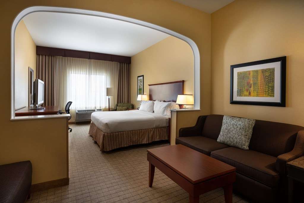 Holiday Inn Express & Suites Denver Airport | 6910 Tower Rd, Denver, CO 80249, USA | Phone: (303) 373-4100