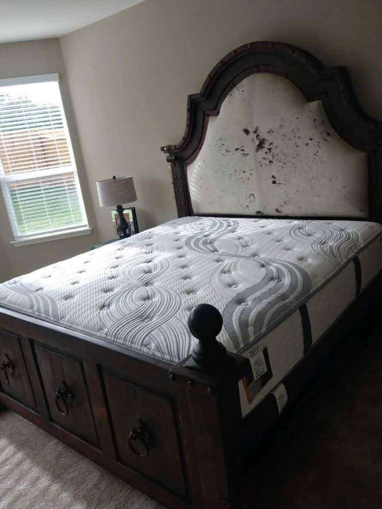 Billy Bob's Beds in 7350 Tezel Rd, San Antonio, TX 78250, USA