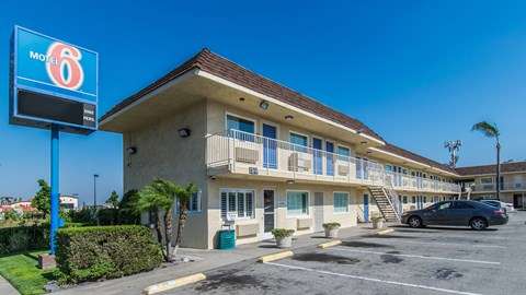 Motel 6 Ontario Airport | 1560 E 4th St, Ontario, CA 91764, USA | Phone: (909) 984-2424