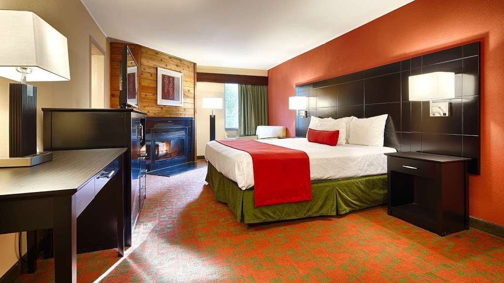 Best Western Plus Poconos Hotel | 2647 PA-715, Tannersville, PA 18372, USA | Phone: (570) 629-4100