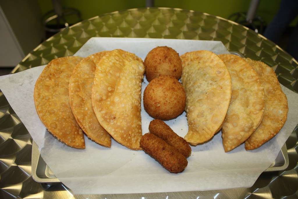 Cubanela Latin Bakery | 900 W Lancaster Rd, Orlando, FL 32809 | Phone: (407) 203-6979