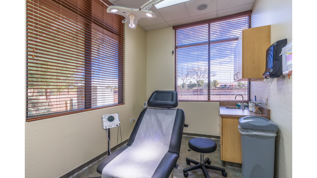 English Dermatology Gilbert | 3011 S Lindsay Rd STE 111, Gilbert, AZ 85295, USA | Phone: (480) 409-2487