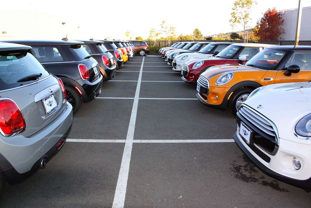 MINI of Marin | 5880 Paradise Dr, Corte Madera, CA 94925 | Phone: (415) 887-2194