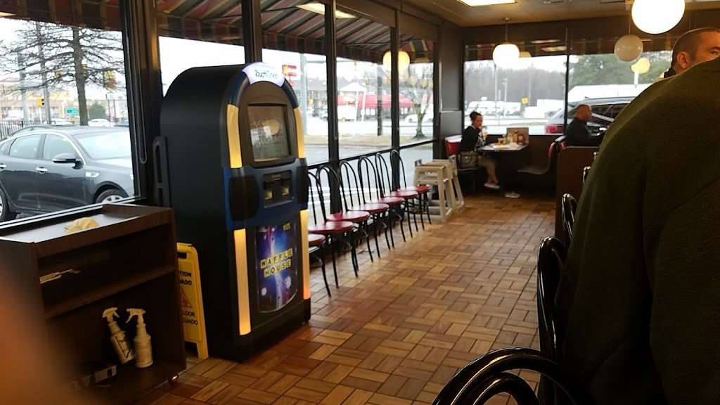 Waffle House | 580 Warrenton Rd, Fredericksburg, VA 22406, USA | Phone: (540) 371-3925